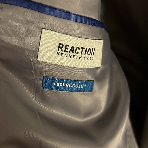 Mens Kenneth Cole suit - Picture 3 of 4